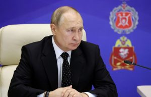 Russia dips into gold to cover multi-year high $25bn budget deficit